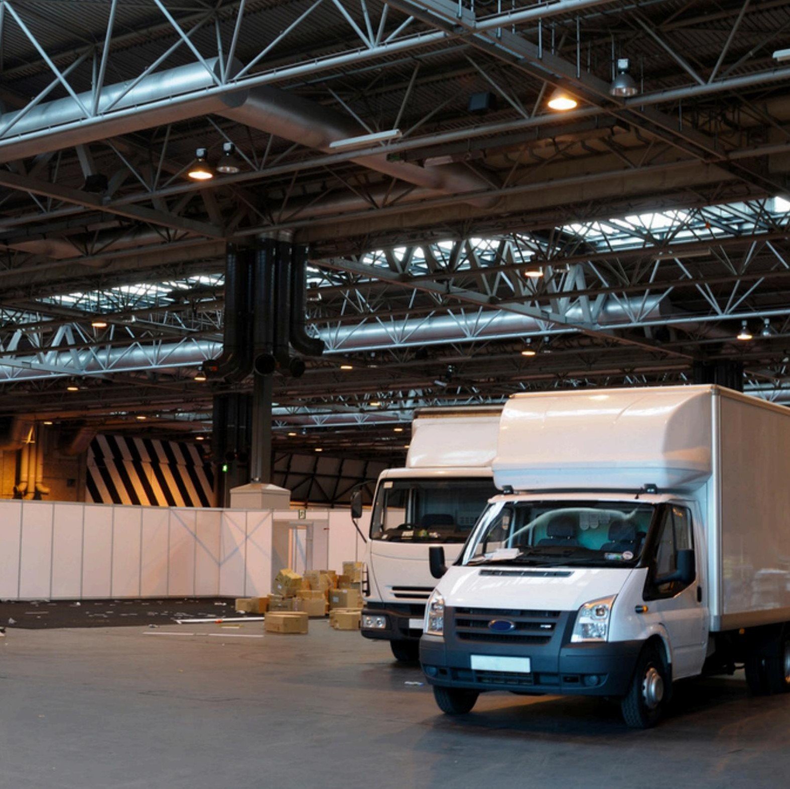 Centro logistico per il trasporto spedizione di rifiuti industriali